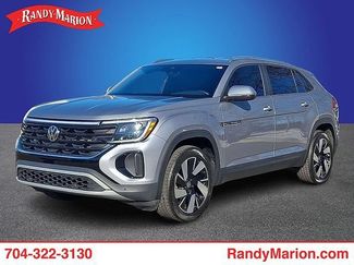 Used 2024 Volkswagen Atlas Cross Sport SE FWD video 1