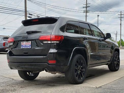Used 2021 Jeep Grand Cherokee Laredo X AWD/4WD image 6