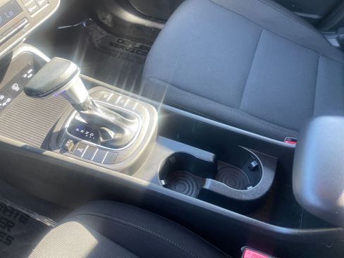 Used 2025 Hyundai Kona SEL image 41