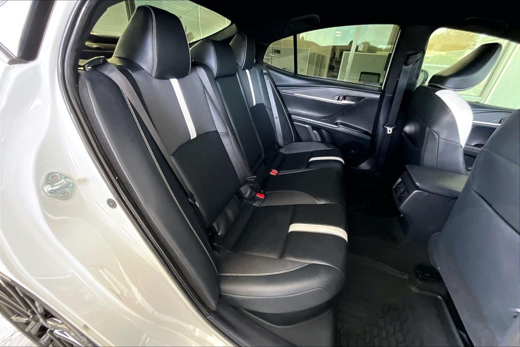 Used 2025 Toyota Camry SE FWD image 25