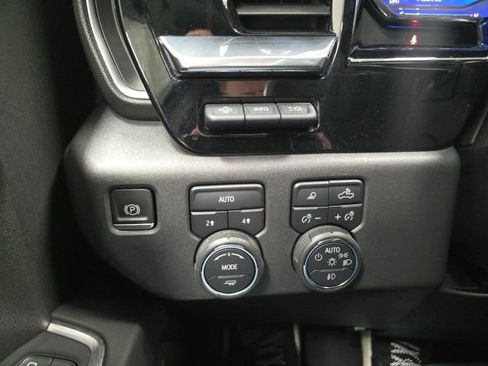 Certified 2022 Chevrolet Silverado 1500 LTZ w/ Technology Package image 20