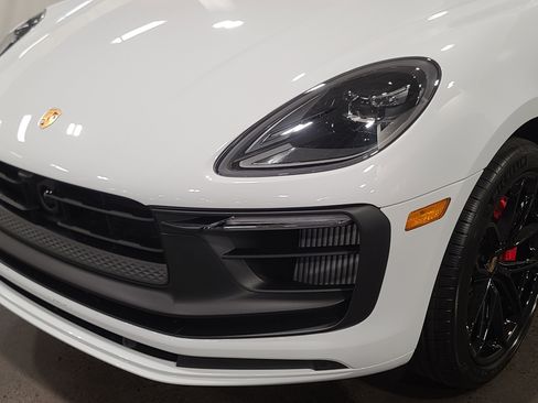 New 2026 Porsche Macan GTS AWD/4WD image 32