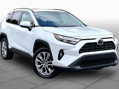 Used 2023 Toyota RAV4 XLE Premium FWD image 3