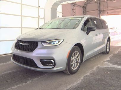 Used 2024 Chrysler Pacifica Touring-L