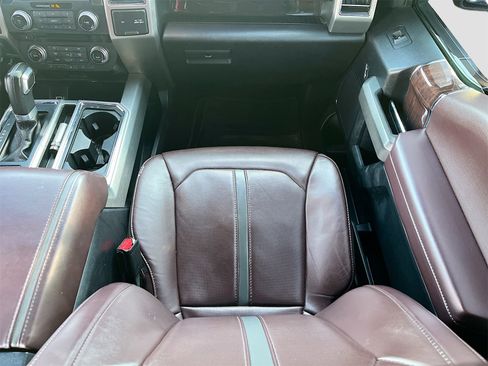 Used 2017 Ford F150 Platinum w/ Equipment Group 701A Luxury image 24