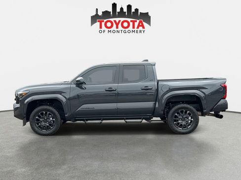 Used 2024 Toyota Tacoma TRD Sport w/ TRD Sport Upgrade Package image 35