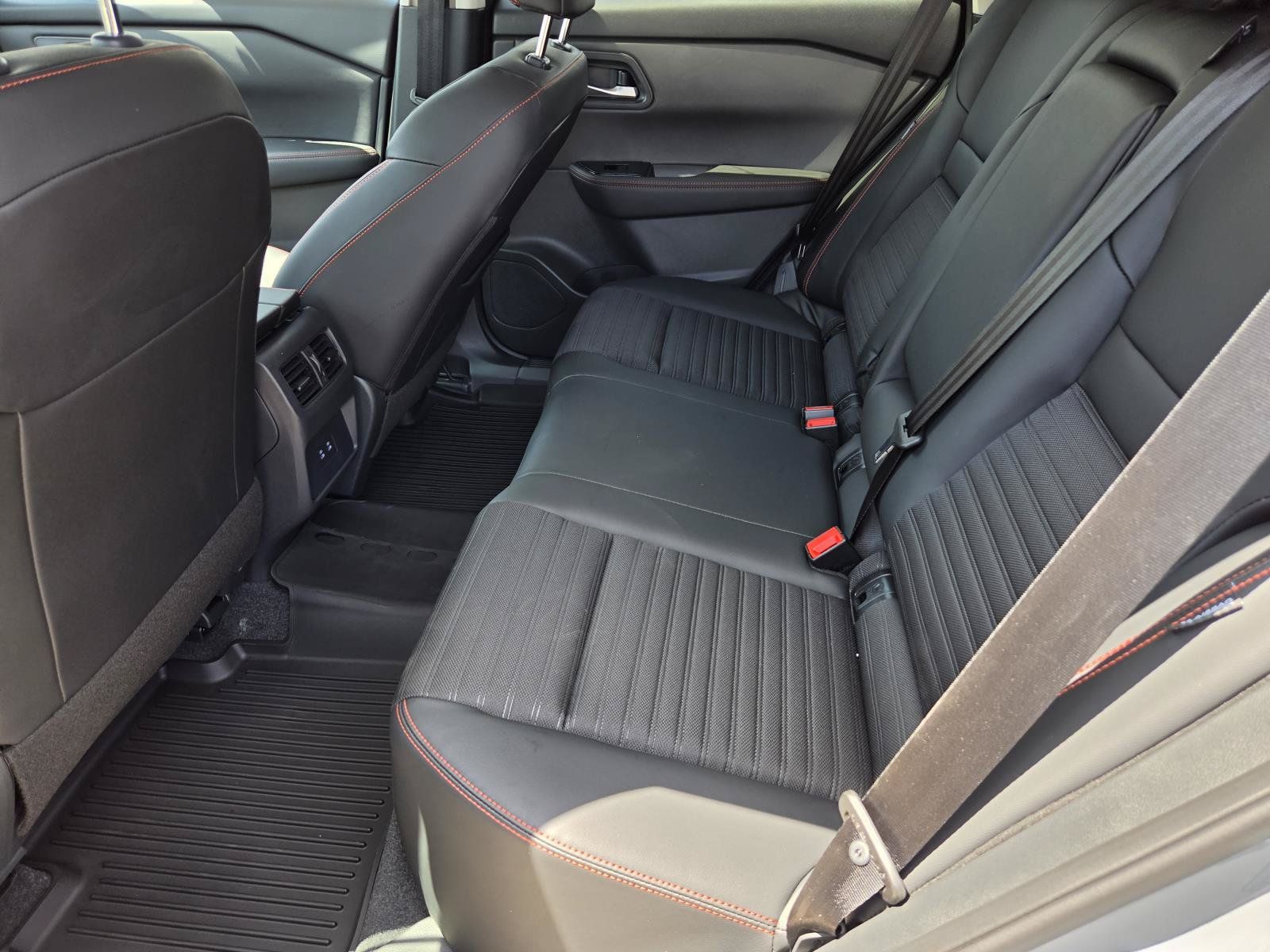 New 2026 Nissan Rogue SV AWD/4WD image 15