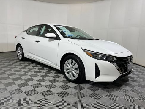 Used 2024 Nissan Sentra S image 6
