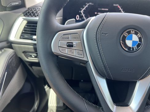 Used 2026 BMW X7 xDrive40i AWD/4WD image 19