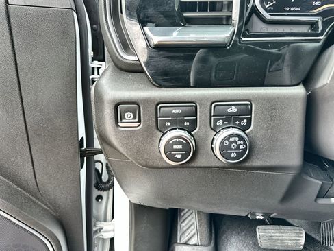 Certified 2024 GMC Sierra 1500 Elevation image 18