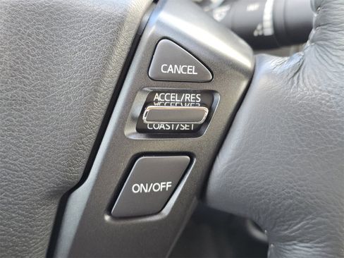 Used 2024 Nissan Frontier SL image 19