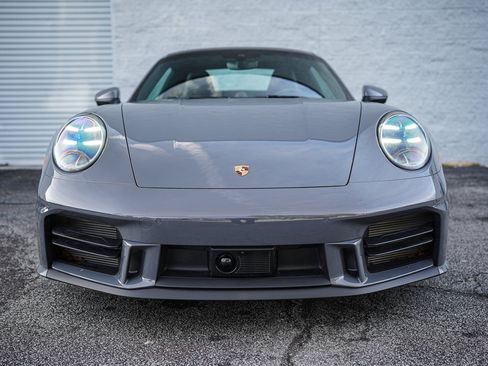 Used 2025 Porsche 911 Carrera S image 4
