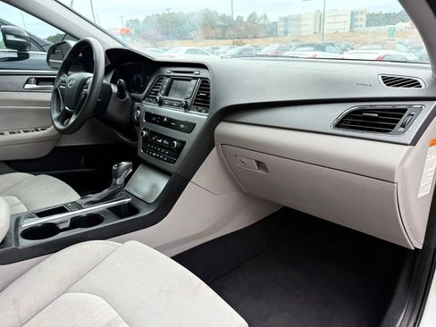 Used 2016 Hyundai Sonata SE image 12