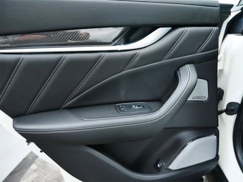 Used 2022 Maserati Levante Trofeo image 12