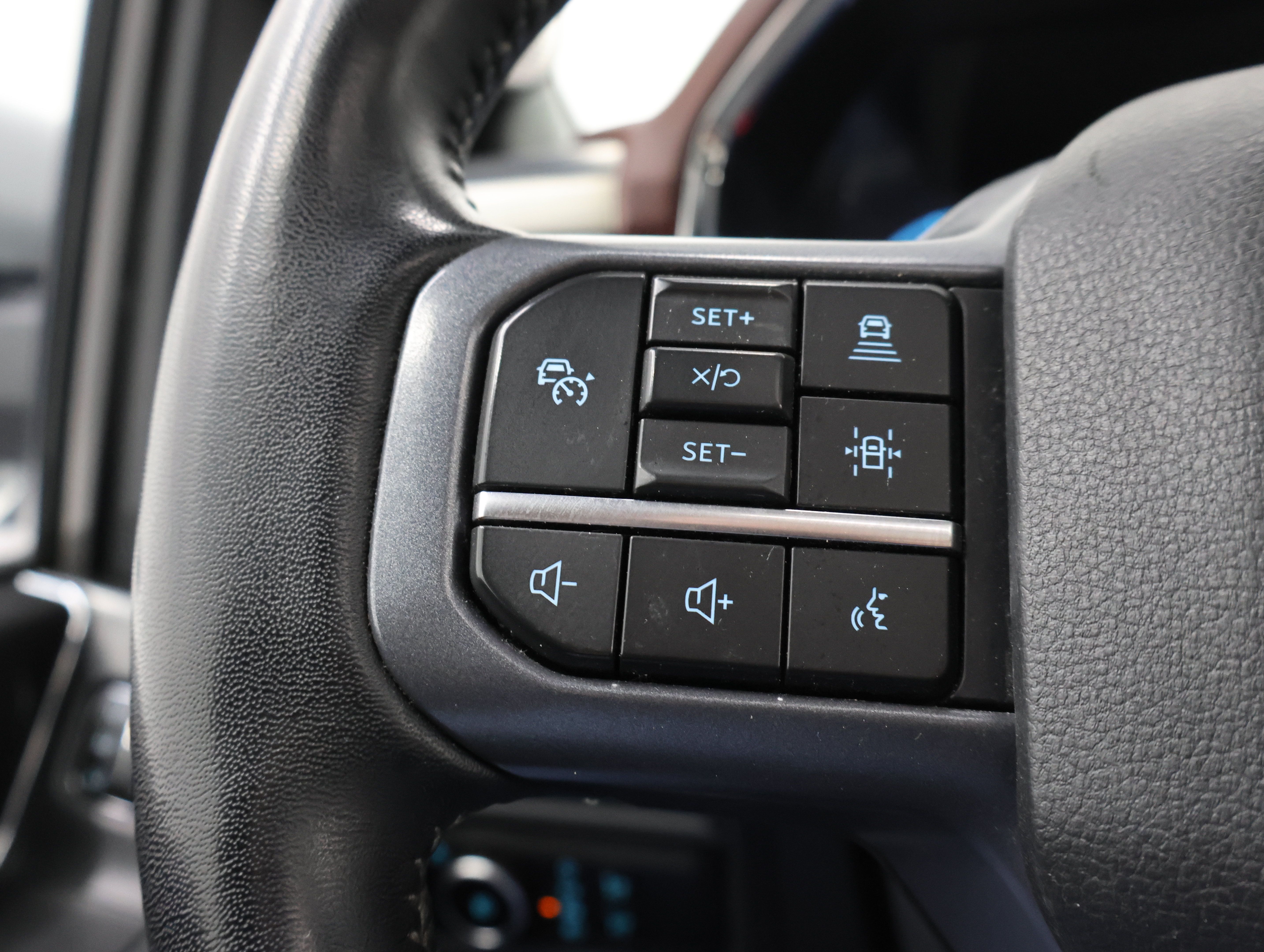 Used 2023 Ford F150 Lariat w/ Equipment Group 502A High AWD/4WD image 16
