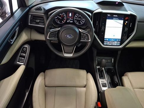 Used 2023 Subaru Ascent Limited w/ Technology Package AWD/4WD image 12