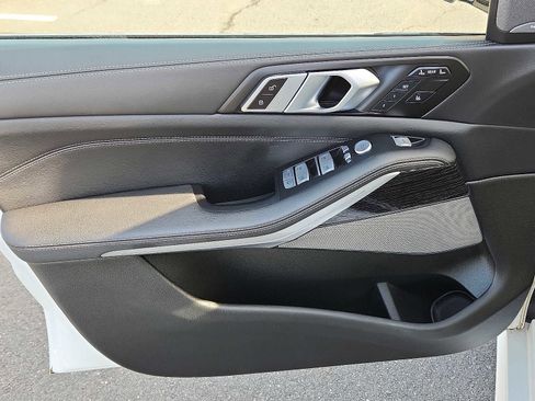 Certified 2024 BMW X7 xDrive40i w/ M Sport Package image 12