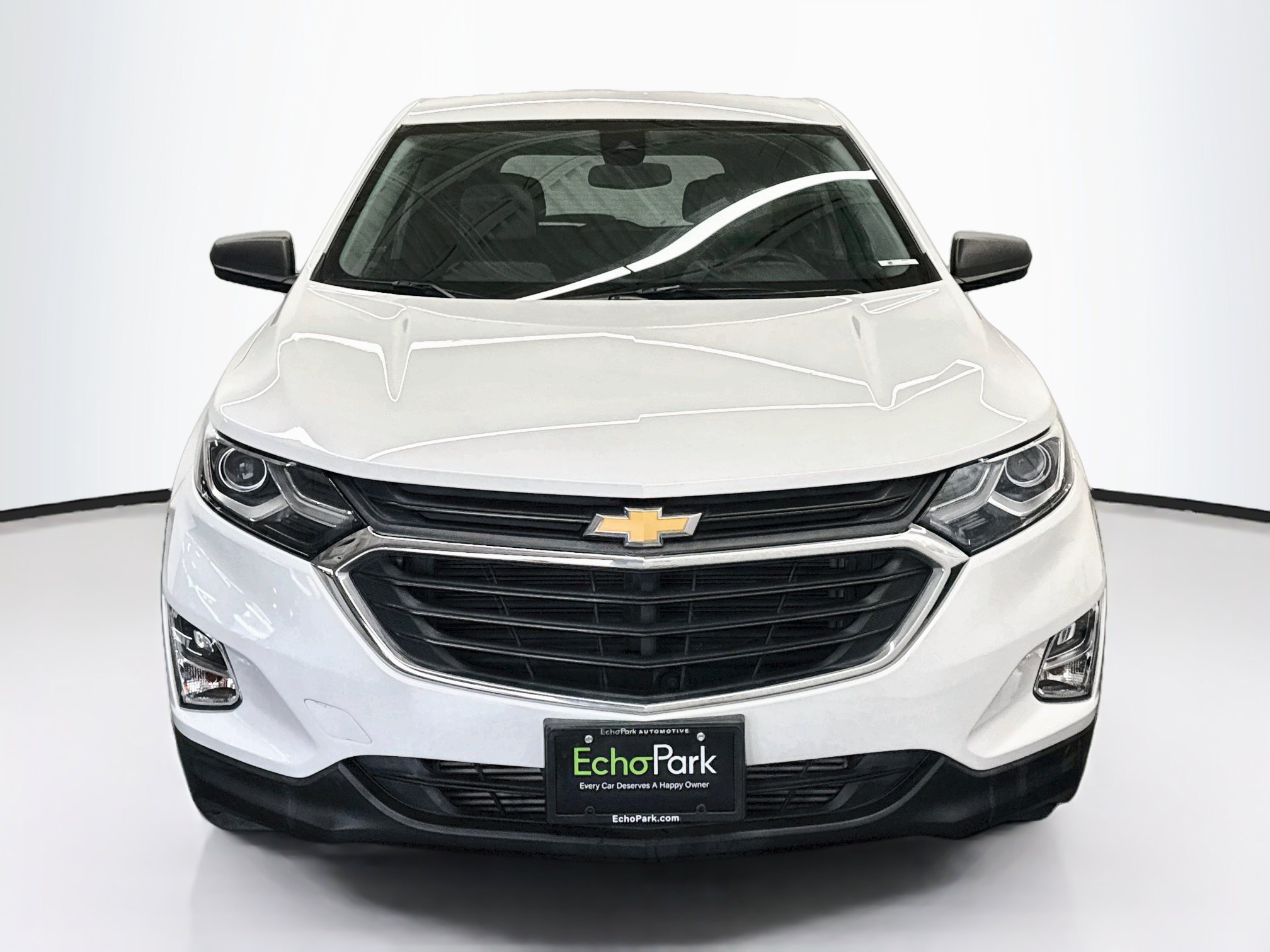Used 2020 Chevrolet Equinox LS w/ LS Convenience Package FWD image 2