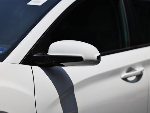 Used 2023 Hyundai Kona SE FWD image 11