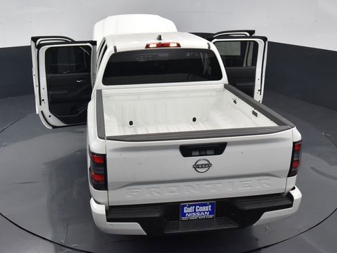 Certified 2025 Nissan Frontier SV image 43