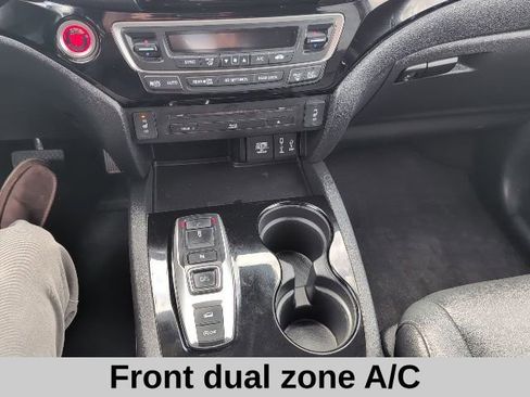 Used 2018 Honda Pilot Touring image 6