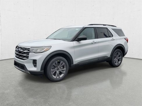 New 2026 Ford Explorer Active w/ Active Comfort Package image 4