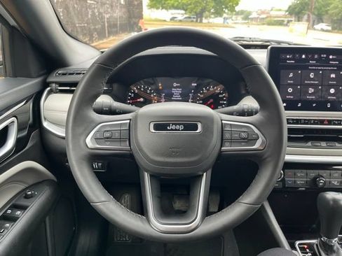 Used 2025 Jeep Compass Limited AWD/4WD image 27