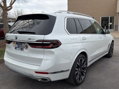 Used 2024 BMW X7 xDrive40i image 11