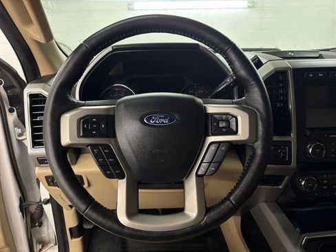 Used 2020 Ford F250 Lariat w/ Chrome Package image 17