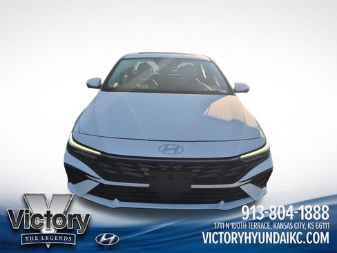 Used 2024 Hyundai Elantra Limited FWD image 8