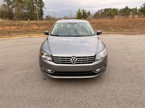 Used 2013 Volkswagen Passat 2.5 SEL Premium image 2