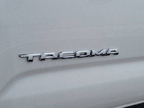 Used 2020 Toyota Tacoma TRD Sport image 4