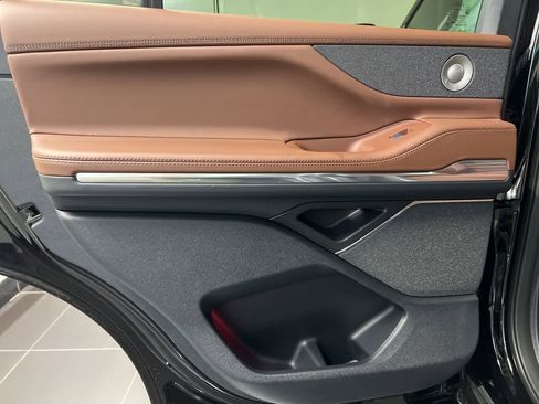New 2026 Lincoln Navigator Reserve AWD/4WD image 45