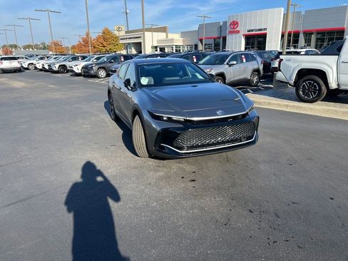 New 2026 Toyota Crown XLE image 7