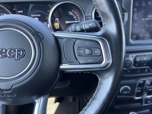 Used 2022 Jeep Wrangler Unlimited Sahara w/ Cold Weather Group image 20