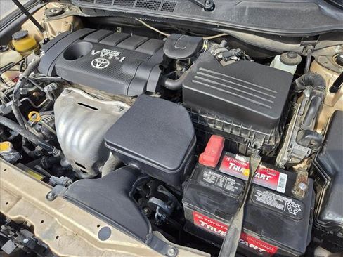 Used 2010 Toyota Camry LE FWD image 20
