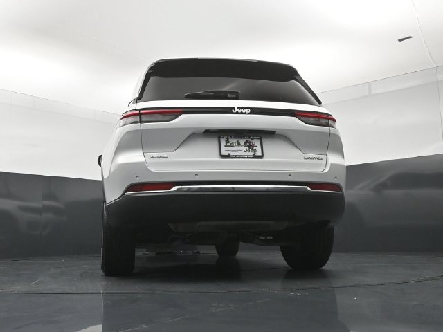 Certified 2025 Jeep Grand Cherokee Limited AWD/4WD image 23