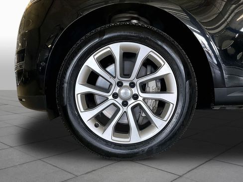 Used 2025 Land Rover Range Rover Sport SE AWD/4WD image 11