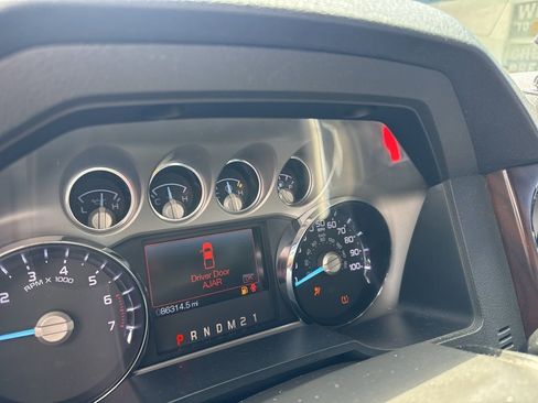 Used 2016 Ford F250 Lariat w/ Chrome Package image 4