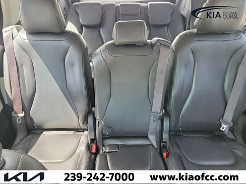 Used 2024 Kia Carnival LX FWD image 32