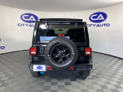 Used 2023 Jeep Wrangler Unlimited w/ Sun & Screen Package AWD/4WD image 4