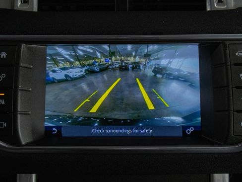 Used 2017 Land Rover Range Rover Evoque SE Premium image 6