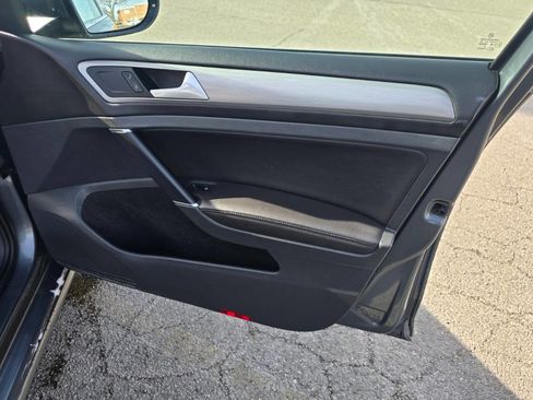 Used 2016 Volkswagen Golf Limited Edition image 51