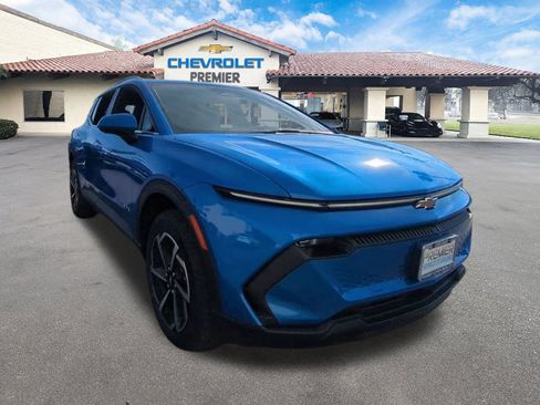 New 2026 Chevrolet Equinox EV LT image 2