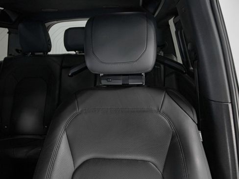 Used 2023 Land Rover Defender 90 V8 image 20