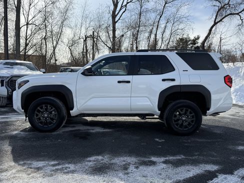 Used 2025 Toyota 4Runner 4WD image 7