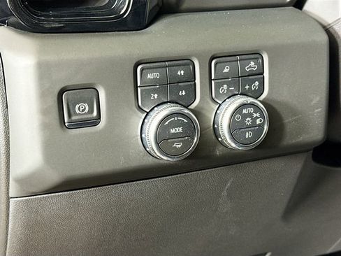Used 2026 GMC Sierra 1500 AT4 w/ Technology Package AWD/4WD image 12