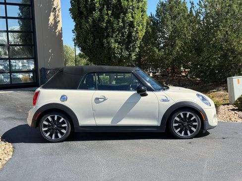 Used 2019 MINI Cooper S w/ Signature Upholstery Package FWD image 6