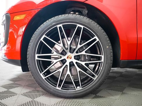 New 2026 Porsche Macan image 14