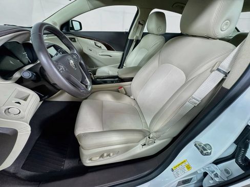 Used 2016 Buick LaCrosse FWD image 24